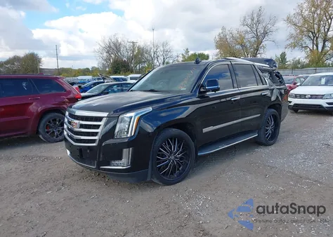 2016 Cadillac Escalade Luxury Collection z USA, uszkodzony, nr VIN 1GYS4BKJ3GR303207